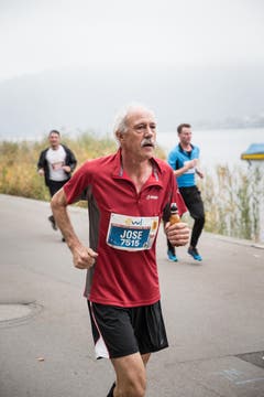 Die Läuferinnen und Läufer sind unterwegs (Bild: Manuela Jans-Koch/LZ)