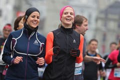Die Läuferinnen und Läufer sind unterwegs (Bild: Philipp Schmidli/LZ)