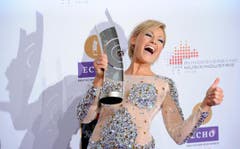 Helene Fischer freut sich über ihren Echo. (Bild: Keystone)