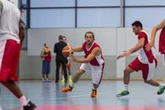 Ardefrim Lushaj versucht Ralph Güttinger (am Ball) zu stoppen. (Bild: PD/Urs Güttinger)