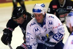 EVZ GEGEN KOELNER HAIE AM KOLIN CUP IN DER HERTI HALLE ZUG. DI PIETRO PAUL NEUE ZZ/PATRIK PAULI 27.AUGUST 2000 (Bild: Neue LZ)