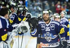Da war die Welt noch in Ordnung: Robbie Earl trifft in der 12. Minute zum 1:0. (Bild: Keystone)