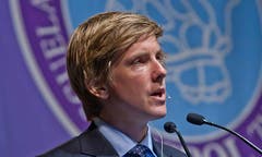 Chris Hughes ist neben Mark Zuckerberg, Dustin Moskovitz und Eduardo Saverin einer der Mitbegründer von Facebook und war bis 2007 dessen Sprecher. Er leitete den Online-Wahlkampf des US-Präsidenten Barack Obama im Wahlkampfjahr 2007/2008. Sein Anteil am Online-Netzwerk: 1 Prozent. (Bild: Facebook)
