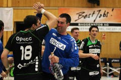 Boris Stankovic, links, und Marius Aleksejev freuen sich über den Sieg.