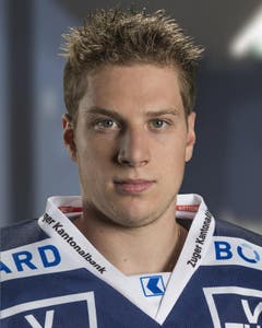 Dominic Lammer, Note 3 Skorte erst, als es nicht mehr zählte. Zuvor schöpfte er sein enormes Potenzial praktisch nie aus. Eine Enttäuschung. Statistik: Quali: 45 Spiele, 7 Tore/7 Assists, 8 PIM, Minus-4-Bilanz. P-Runde: 6 Spiele, 2 Tore/ 3 Assists, 2 PIM, Plus-3-Bilanz. (Bild: PD)