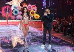 Model Lily Aldridge bei ihrem Gang über den Laufsteg. (Bild: Keystone)