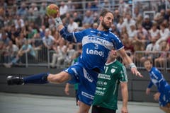HCK-Spieler Daniel Fellmann beim Abschluss. (Bild: Boris Bürgisser / Neue LZ)