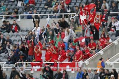 Schweizer Fans in Newcastle. (Bild: Keystone)