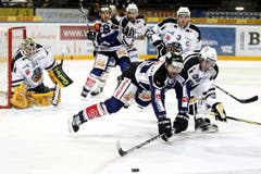 Glen Metropolit fällt hin. (Bild: Keystone)