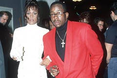 Whitney Houston 1990 mit dem R&B-Sänger und zukünftigen Ehemann Bobby Brown. (Bild: Imago)