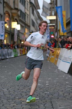 Daniel Lustenberger, Sieger Männer M20, am Luzerner Stadtlauf (Bild: Philipp Schmidli / Neue LZ)