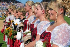 … und herausgeputzte Frauen. (Bild: Swiss Images / Andy Mettler SWI)