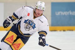 Zurück aus der NHL beim EV Zug: Rafael Diaz (Nummer 16). (Bild: Keystone / Urs Flüeler)