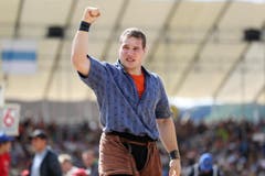 Joel Wicki jubelt nach einem gewonnen Kampf. (Bild: Philipp Schmidli / Neue LZ)
