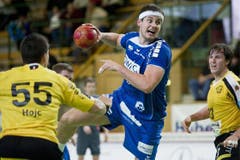 Bojan Beljanski vom HC Kriens-Luzern beim Abschluss. (Bild: Keystone)