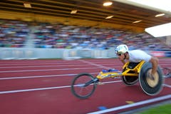 Marcel Hug gewinnt den 1500m Rollstuhlrennen der Männer. (Bild: Philipp Schmidli/Neue LZ)