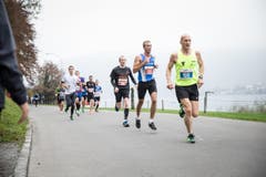 Die Läuferinnen und Läufer sind unterwegs (Bild: Manuela Jans-Koch/LZ)