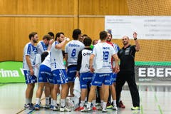 Timeout Kriens: Trainer Heiko Grimm gibt Anweisungen. (Bild: photo:roger gruetter)