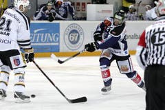 Josh Holden beim Schuss. (Bild: Keystone)