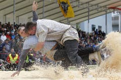 Philipp Gloggner, rechts, und Philipp Scheidegger, links, im 4. Gang. (Bild: Keystone)