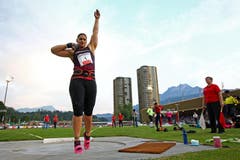 Valerie Adams gewinnt mit 20,76 Metern beim Kugelstossen. (Bild: Philipp Schmidli / Neue LZ)