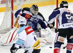 Torhüter Jussi Markkanen mit dem 9. Shut-Out im Dress der Zuger. (Bild: Keystone)
