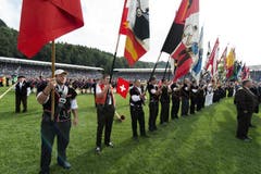 Parade der Sektionsfahnenträger. (Bild: Keystone)