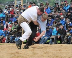 Lokalmatador Andi Imhof (in Weiss). (Bild: Urs Hanhart / Neue UZ)