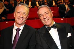 Sassen nebeneinander im TV-Studio: Gary Furrer (links) und Adolf Ogi. (Bild: André Häfliger/Neue LZ)