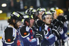 Grosse Enttäushung bei den EVZ-Spielern. (Bild: Stefan Kaiser/Neue ZZ)