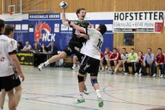 Kriens' Thomas Hofstetter (links) gegen Gossaus Tobias Lieberherr. (Bild: Roger Zbinden/Neue LZ)