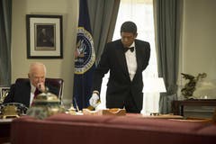 Robin Williams als Dwight Eisenhower, links, und Forest Whitaker als Cecil Gaines in einer Szene aus «Der Butler». (Bild: Keystone)