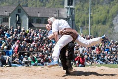 Joel Wicki (hinten) gegen Benji von Ah (Bild: Keystone / Urs Flüeler)