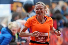 Bilder von unterwegs: Eindrücke von der Laufstrecke und auf Nebenschauplätzen. (Bild: Andi Mettler/swiss-image.ch)