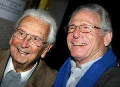 Walter Roderer und Jürg Randegger an der Premiere der Kleinen Niederdorfoper im Zürcher Bernhard-Theater 2009. (Bild: Archiv Neue LZ)