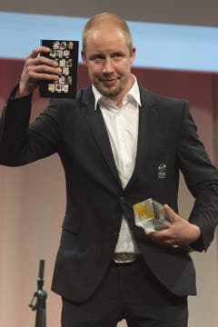 Mathias Seger von den ZSC Lions wurde als beliebtester Spieler der vergangenen Saison ausgezeichnet. (Bild: Keystone)