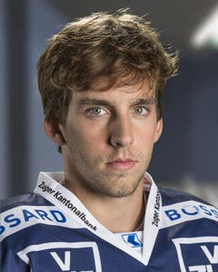 Samuel Erni, Note 4.5 Wo stünde er ohne Verletzungen? Das Potenzial schimmerte durch, aber ein zweiter Diaz wird aus ihm nicht mehr. Statistik: Quali: 27 Spiele, 1 Tor/2 Assists, 16 PIM, Minus-4-Bilanz. P-Runde: 6 Spiele, kein Tor/ kein Assist, 8 PIM, Plus-3-Bilanz. (Bild: PD)