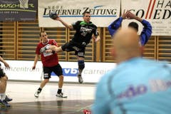 Thomas Zimmermann erzielte gegen Pfadi Winterthur zwei Tore. (Bild: Roger Zbinden/Neue LZ)