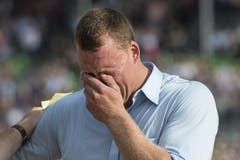 Schwingerkönig Matthias Sempach ist von seinem Erfolg überwältigt. (Bild: Keystone)