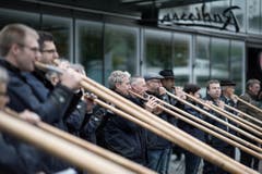 Alphornbläser am Swiss City Marathon. (Bild: Pius Amrein)