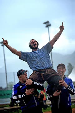 Martin Zimmermann gewinnt das Ob- und Nidwaldner Kantonale Schwingfest in Hergiswil. (Bild: Nadia Schärli / Neue LZ)