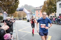 Die Läuferinnen und Läufer sind unterwegs (Bild: Manuela Jans-Koch/LZ)