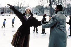Houston steuert zu ihrem dritten Film «Rendezvous mit einem Engel» von 1997 den kompletten Soundtrack «The Preacher’s Wife» bei. (Bild: Imago)
