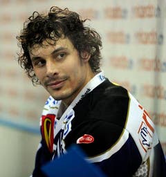 Fabian Sutter auf der Strafbank. (Bild: Keystone)