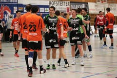 Die Krienser Spieler Benjamin Steiger und Yves Petri nach dem Schlusspfiff. (Bild: Roger Zbinden / Neue LZ)