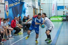 Der Krienser Boris Stankovic (links) setzt sich durch. (Bild: Roger Grütter)
