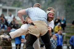 Von den Favoriten schaffte es Benji von Ah (hinten) nach einem schlechten Start (Niederlage gegen Remo Stalder) noch auf den 2. Platz. (Bild: Nadia Schärli / Neue LZ)