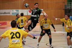 Topskorer Benjamin Steiger beim Abschluss. (Bild: Roger Zbinden/Neue LZ)