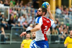 Vukasin Stojanovic beim Wurf aufs Tor (Bild: photo:roger gruetter)