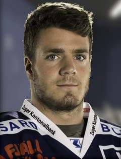 Nolan Diem, Note 5 Hatte anfangs zu kämpfen, danach aber sehr verlässlich - auch am Bully. Hat er mittelfristig das Zeug für die Top 6? Quali: 47 Spiele, 3 Tore/7 Assists, 12 PIM, Minus-5-Bilanz. Playoff: 6 Spiele, 3 Tore/ kein Assist, 6 PIM, Plus-1-Bilanz. (Bild: PD)